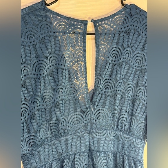 FRANCESCA’S Tori Blue lace shift dress - Picture 3 of 6